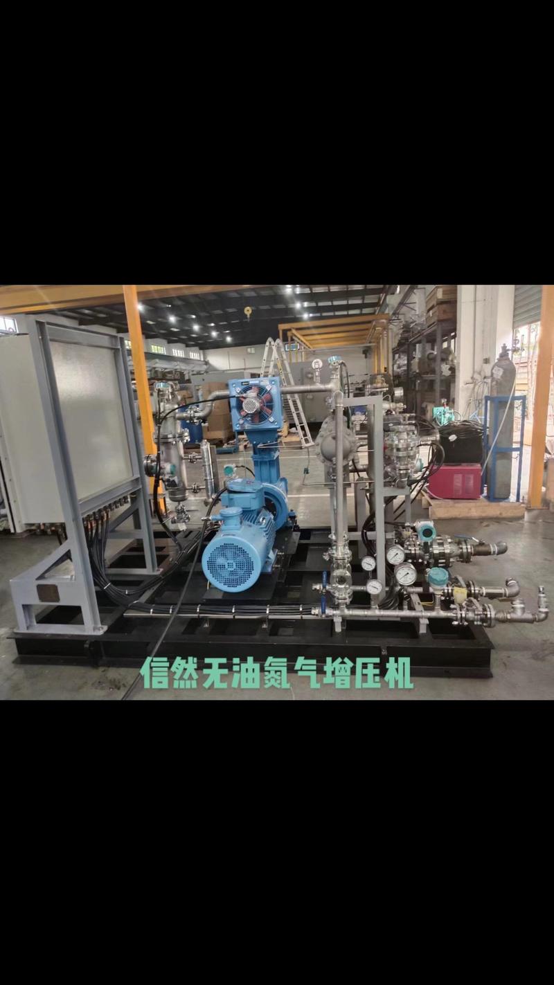 信然无油氮气增压机是由电机驱动,多级压缩无油活塞气体压缩机组